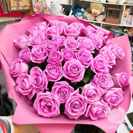 Букет из 39 розовых роз в крафте