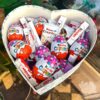 Kinder продукция в коробке в форме сердца